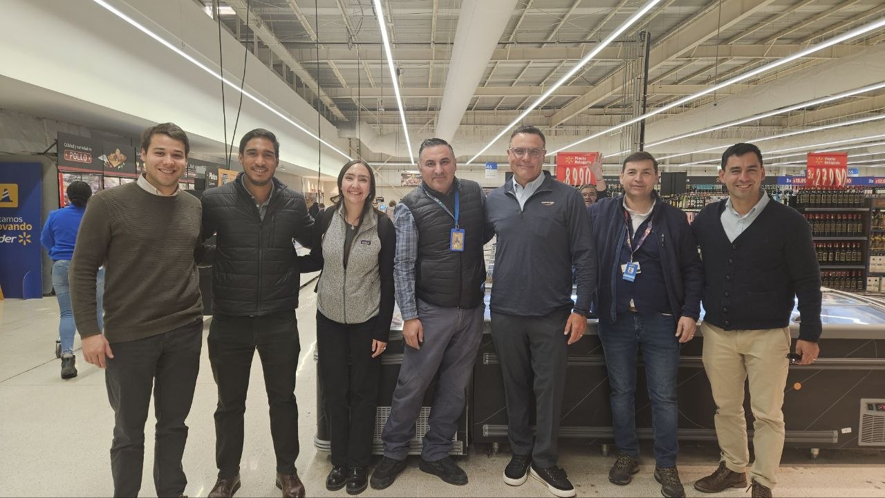 Lider retail visit showing Agrosuper team alignment and retail execution.
